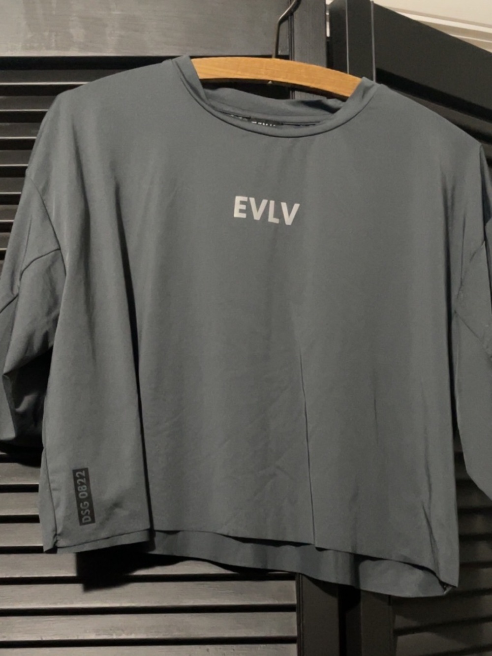 EVLV Oversized Performance Crop Tee Gray Athletic Top “Explore The Unknown” Size